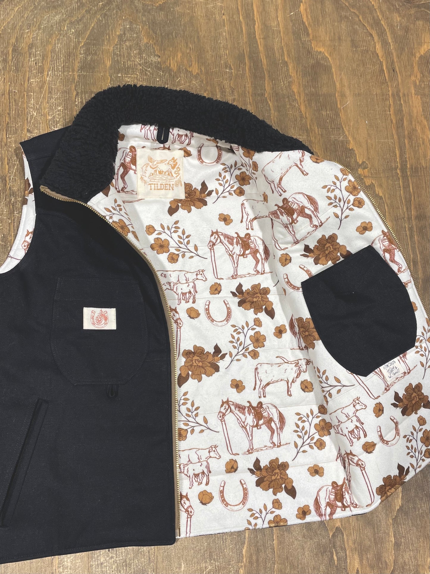 Red Dye Wool Insulated Vest Women’s Small/Medium